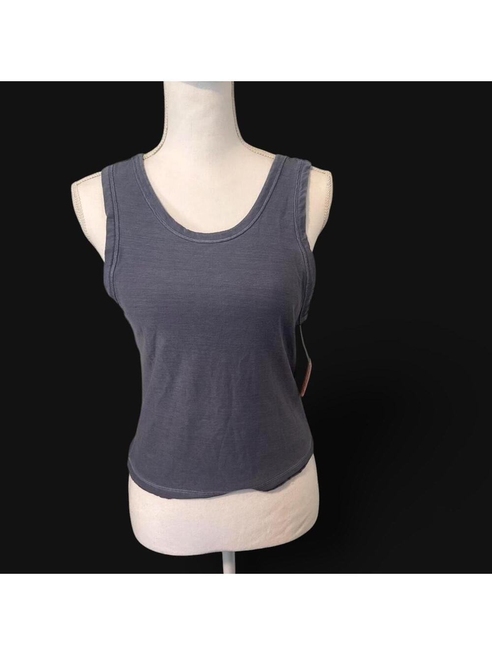 Freepeople movement Navy blue tank top  size S NWT